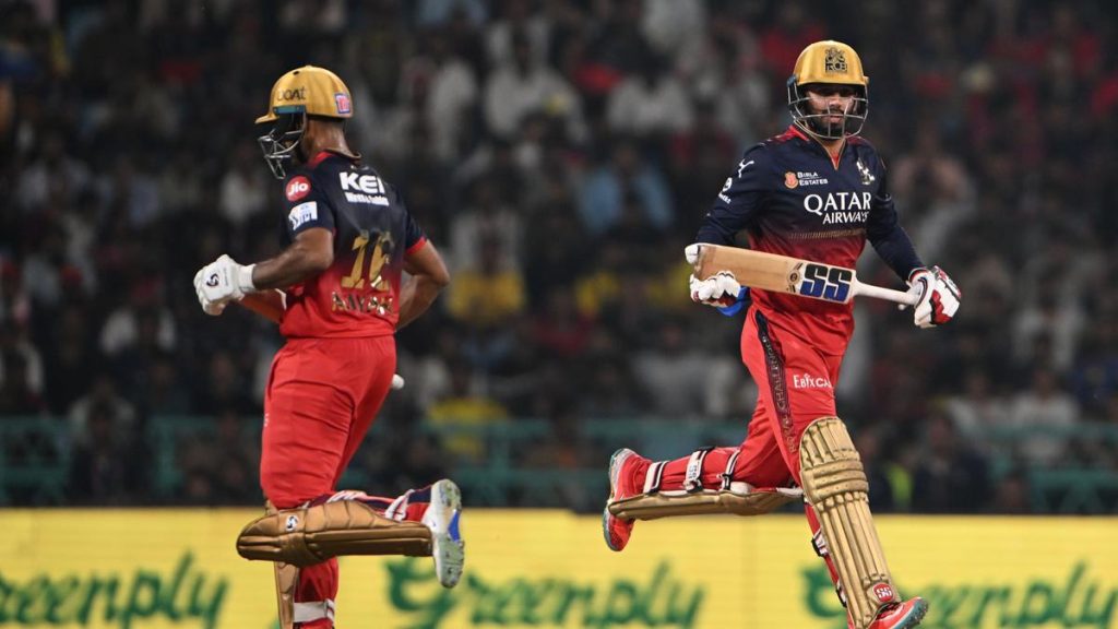 Michael Clarke Applauds RCB's Gritty Fight