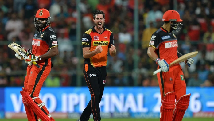 400 plus match aggregates in IPL playoffs