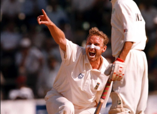 Bowlers with Best Averages in Test Cricket