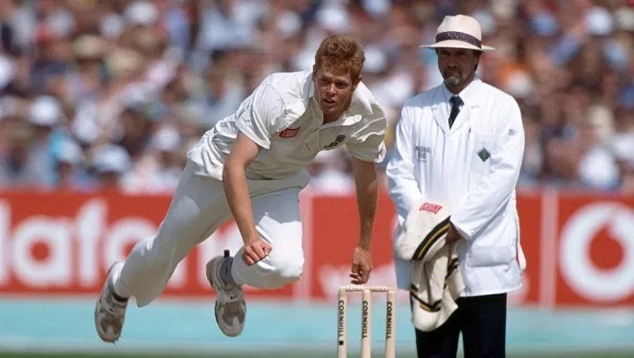 Taking a Wicket with both the first and last ball of an innings