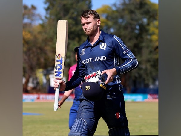 Players Dismissed on 100 in T20